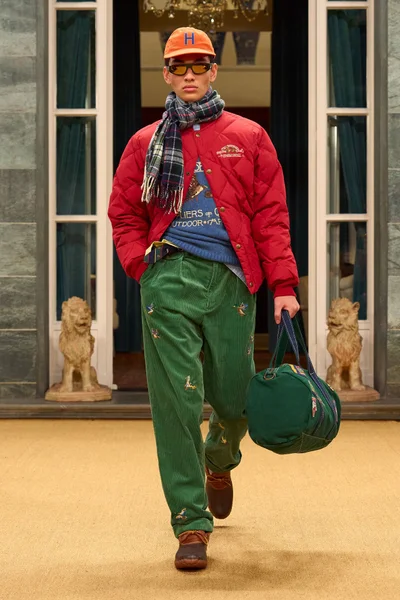 Look 11